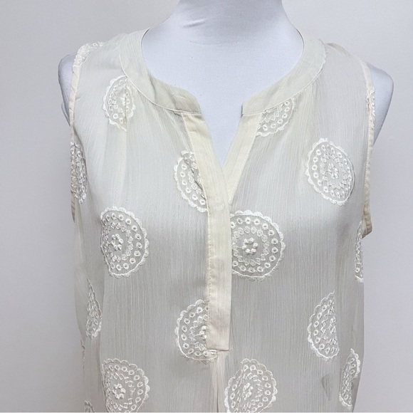 Knox Rose Women’s Size 1 Medallion Embroidered Cream Hi-Lo Sleeveless Tunic - Picture 3 of 8